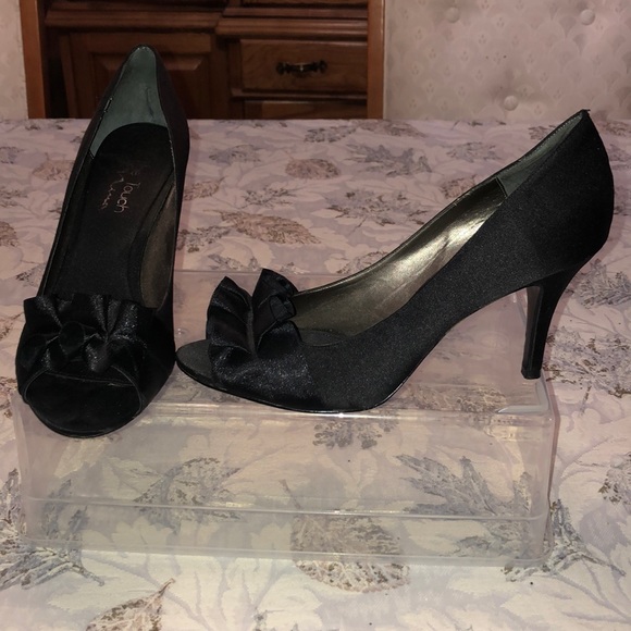 Open toed Black Heels - Picture 1 of 2